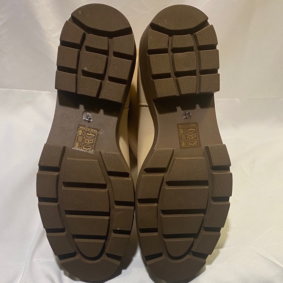 Journee Collection Women's Tan Winter Boots - Picture 9 of 10